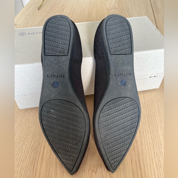 Rothy’s black points 6.5 - Picture 4 of 10